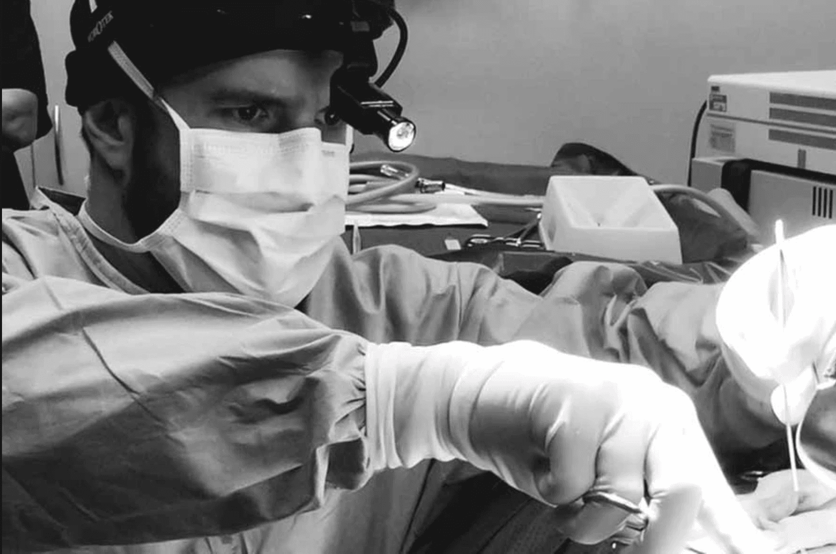 Dr Theo Birch | Specialist Plastic & Reconstructive Surgeon